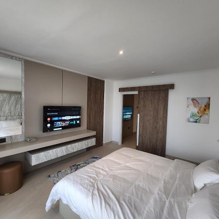 Imperial Suites Hotel Manáma Kültér fotó