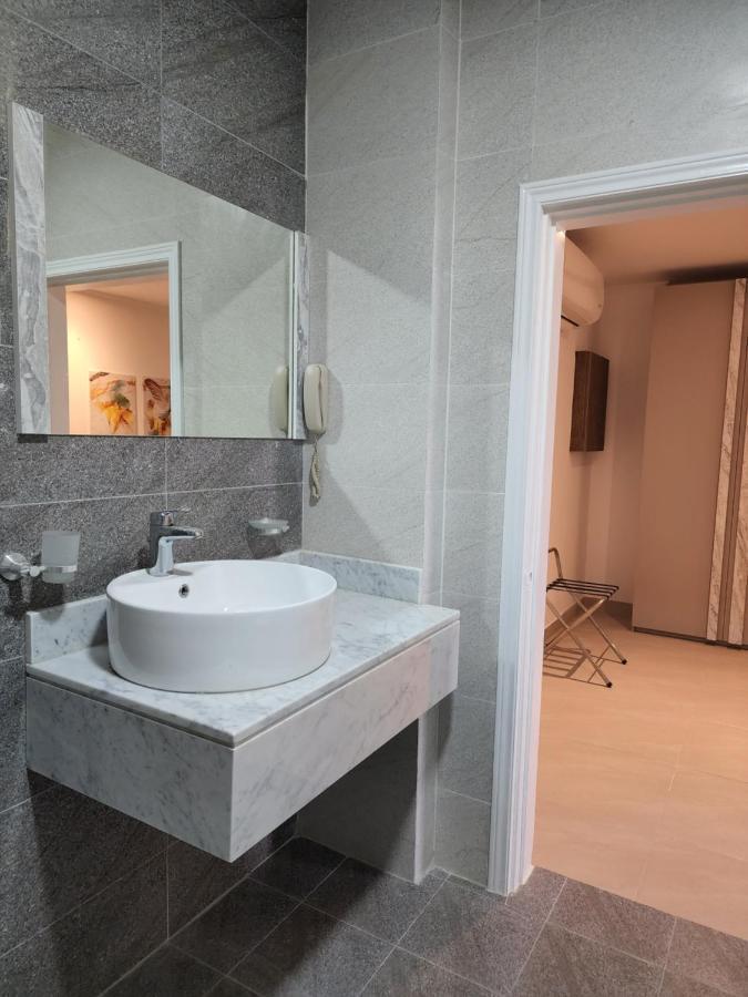 Imperial Suites Hotel Manáma Kültér fotó