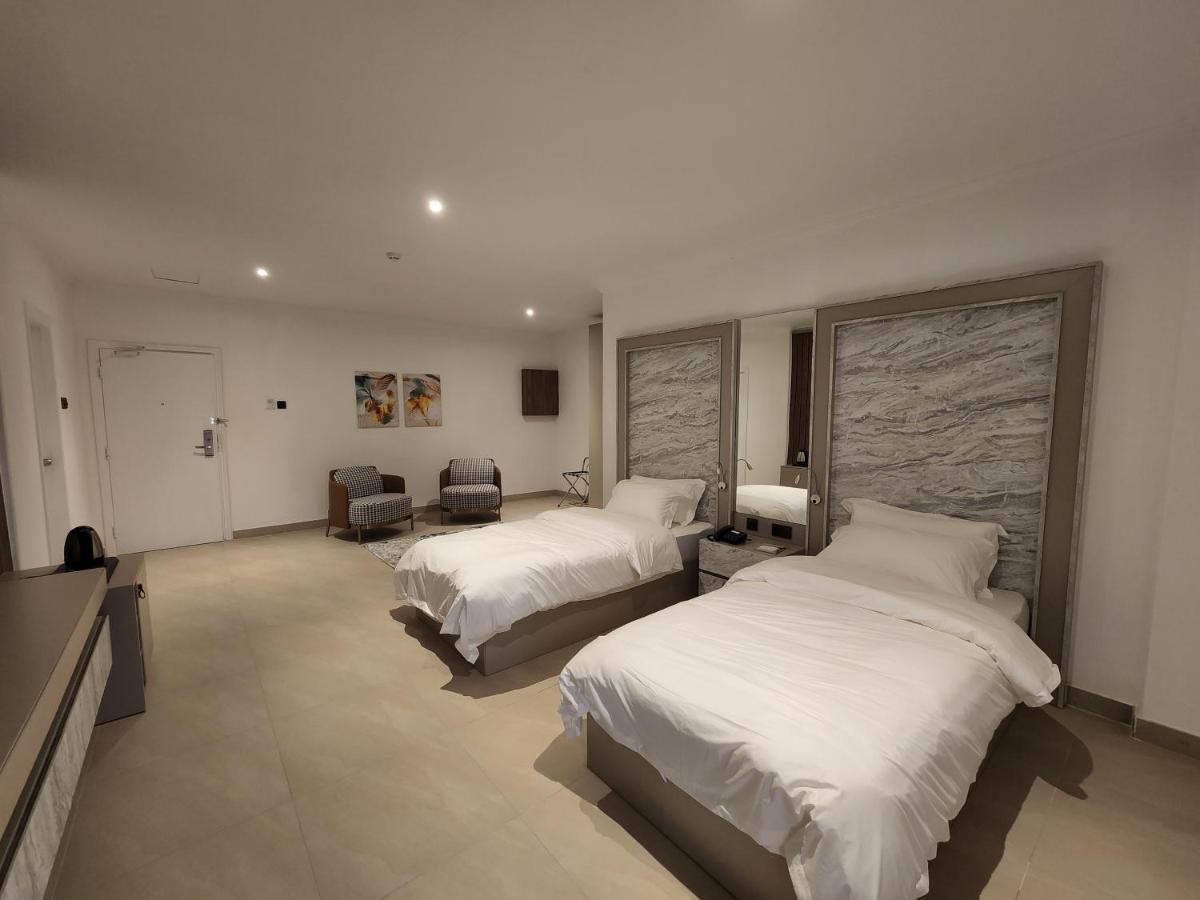 Imperial Suites Hotel Manáma Kültér fotó