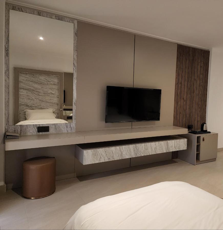 Imperial Suites Hotel Manáma Kültér fotó