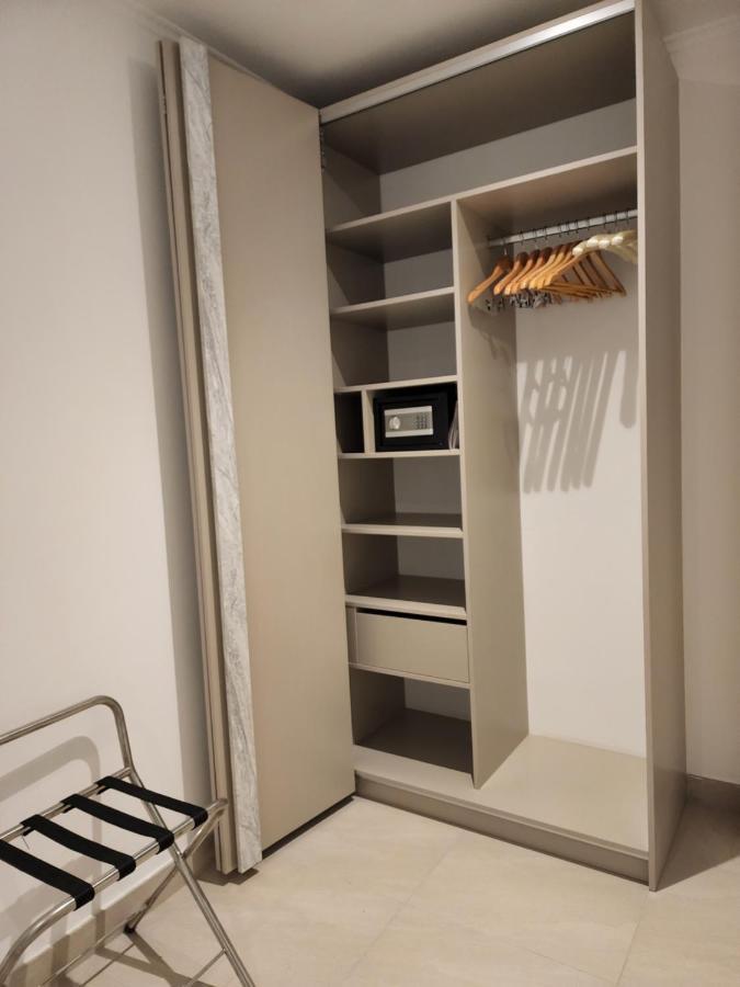 Imperial Suites Hotel Manáma Kültér fotó