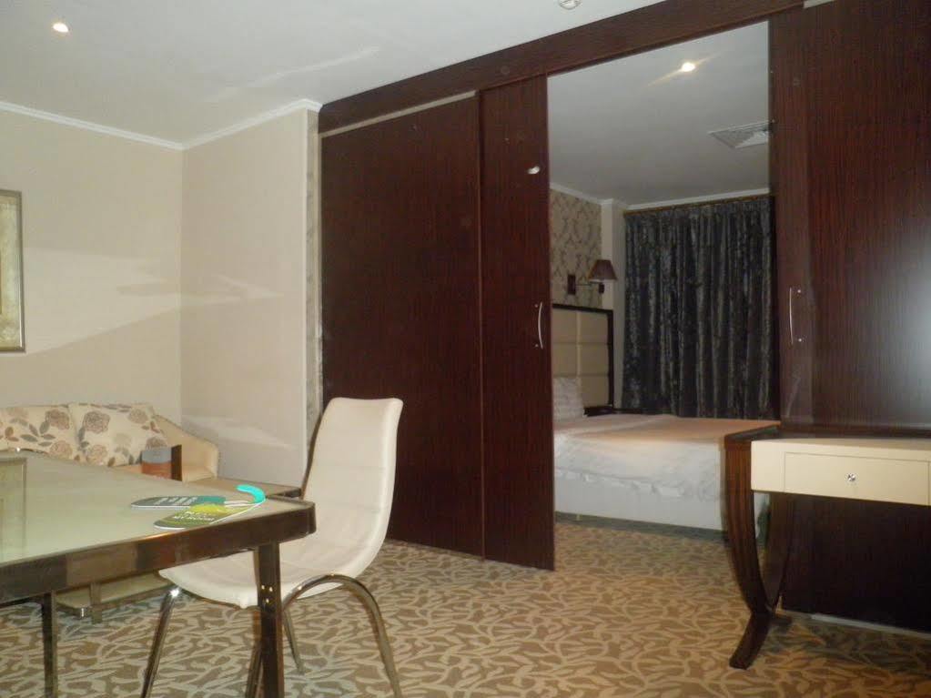 Imperial Suites Hotel Manáma Kültér fotó