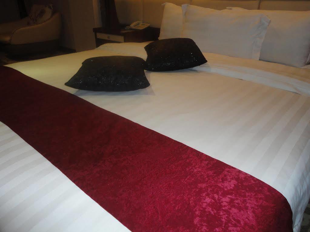 Imperial Suites Hotel Manáma Kültér fotó
